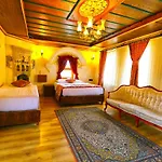 Cappadocia Empire Cave ギョレメ