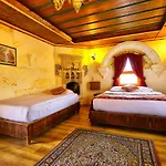 ホテル Cappadocia Empire Cave ギョレメ