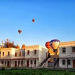 ホテル Cappadocia Empire Cave 4*