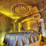 Cappadocia Empire Cave ギョレメ