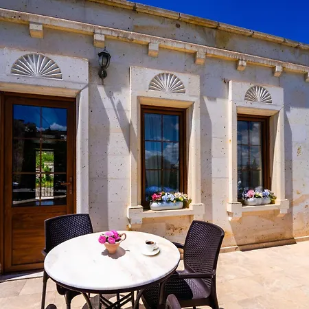 Empire Cave Hotel 4*