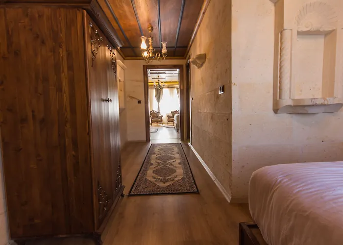 Cappadocia Empire Cave מלון